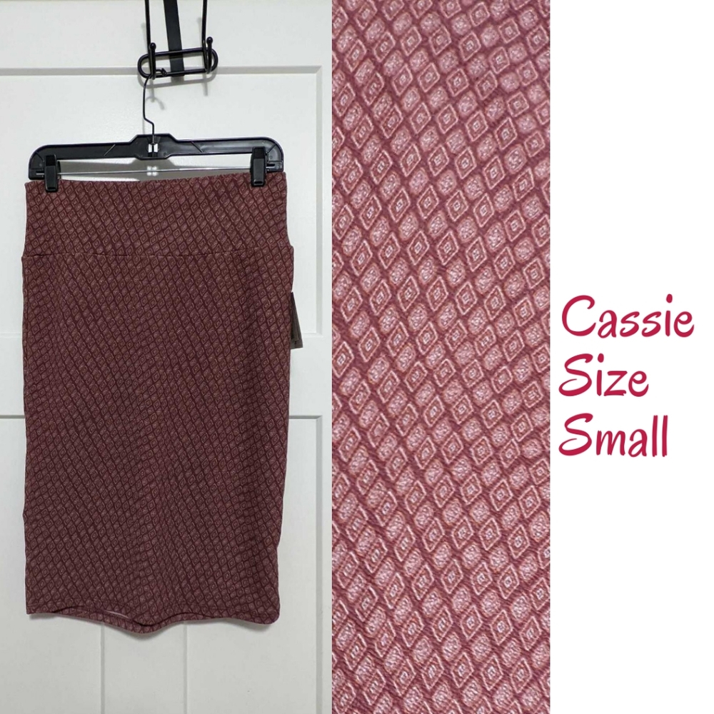 🔴2/$30 - NWT LuLaRoe Cassie Pencil Skirt